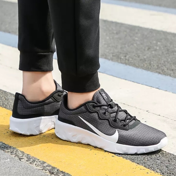 🆕️ ONE LEFT. Nike Explore Strada Sneaker - Picture 5 of 6